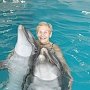 Аксёнов исполнил желание крымчанки поплавать с дельфинами