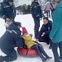 Спасатели эвакуировали ребёнка, получившего травму во время катания на Ангарском перевале