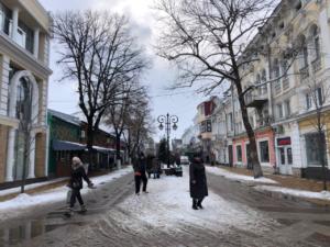 Власти Симферополя призвали предпринимателей привести в порядок прилегающие к торговым объектам территории