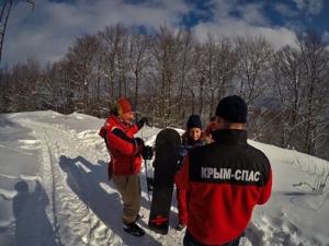 Крымские спасатели продолжают патрулирование на плато Ай-Петри и Ангарском перевале