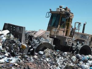 Госкомрегистр оформил документы на размещение двух мусорных полигонов в Ленинском районе