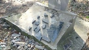 В Алупке вандалы уничтожили памятную доску жертвам Красного террора