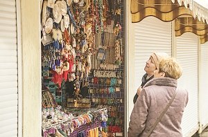 В Алуште реорганизуют торговлю сувенирной продукцией