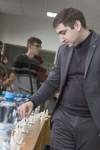 В КФУ прошёл сеанс единовременной игры в шахматы