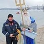 В Феодосии прошёл заплыв любителей зимнего плавания