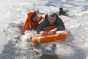 Алуштинским школьникам рассказали о спасении на воде