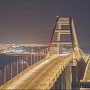 На железнодорожный мост через Керченский пролив устанавливают мачты освещения и защитные экраны