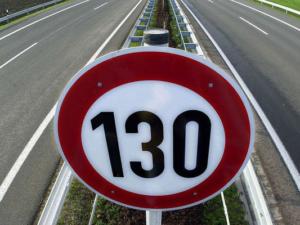На нескольких участках севастопольских дорог вводится ограничение скоростного режима