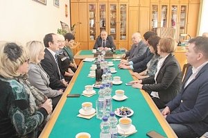 Ефим Фикс встретился с делегацией Общественной палаты Республики Татарстан
