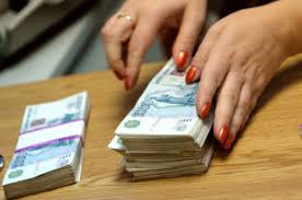 Крымчанка задолжала алиментов на троих своих детей на сумму почти один миллион рублей