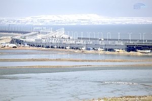 Зима Крымскому мосту не помеха