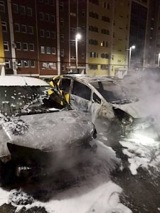 Севастопольские пожарные ликвидировали пожар в трёх автомобилях