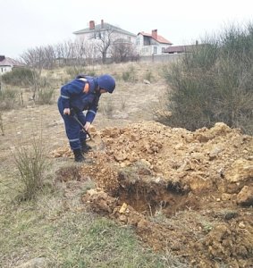 В Севастополе специалисты МЧС России обезвредили боеприпас времен войны