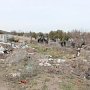 Груды мусора обнаружил на городских кладбищах глава администрации Керчи