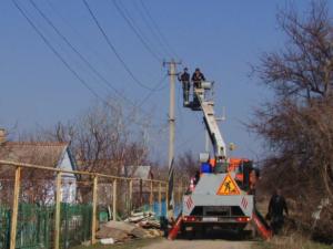 В Армянске продолжается работа по установке нового уличного освещения