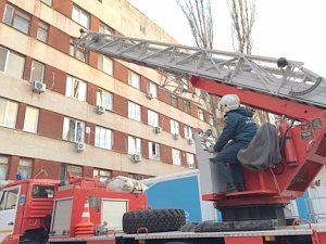 Керченские пожарные провели учения в городской больнице
