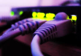 Для интернет-провайдеров Крыма разработали рекомендации по размещению проводов в многоэтажках