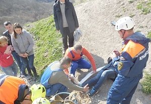 Жительница Кемеровской области повредила ногу в районе Чуфут-Кале