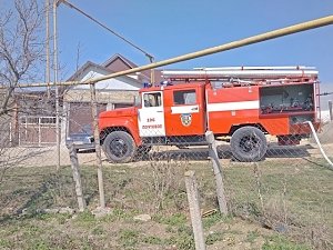 Крымские спасатели ликвидировали пожар в частном доме в Бахчисарайском районе