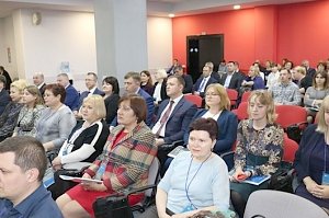 Эдип Гафаров поздравил сотрудников крымского отделения Центробанка РФ с 5-ой годовщиной создания