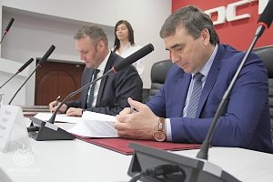 Минсельхоз Крыма и «Ростсельмаш» подписали договор о сотрудничестве