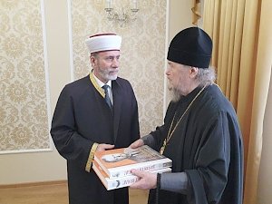 Муфтий Крыма пожертвовал на возведение православного монастыря 1 млн рублей