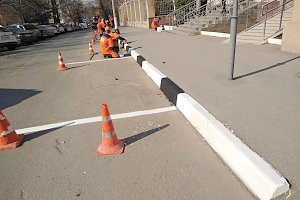 Более 15 тысяч метров дорожной разметки нанесено на улицы Симферополя за неделю