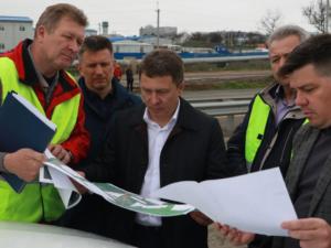 В столице Крыма на Евпаторийском шоссе демонтируют неиспользуемый пост ГИБДД