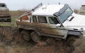 На Кок-Асане УАЗик с пассажирами застрял в грязи