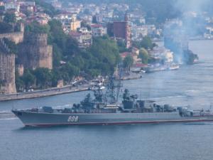 Корабли Черноморского флота учились передавать световые сигналы в Средиземном море