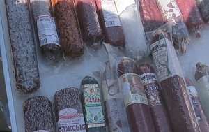 Почти 9 кг колбасы из Украины изъяли из продажи специалисты Россельхознадзора
