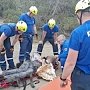Турист упал в 12-метровую низину в крымских горах