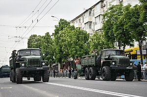 В Симферополе прошла генеральная репетиция Парада Победы