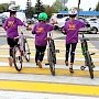 Сотрудники ГИБДД и ЮИДовцы призвали севастопольских велосипедистов переходить дорогу по пешеходному переходу, спешившись