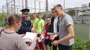 В Севастополе полицейские организовали товарищеский матч по мини-футболу для подростков, попавших в сложные жизненные ситуации