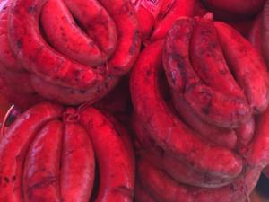 Колбасу и мясо птицы без документов выявили на ярмарке в Бахчисарае