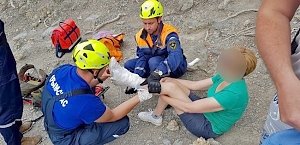 Спасатели два раза помогли туристам, получившим травмы на тропе Голицына