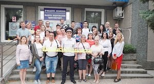 Курсанты севастопольской автошколы поддержали Госавтоинспекцию в пропаганде детских удерживающих устройств