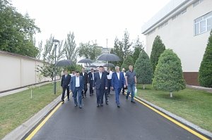 Владимир Колокольцев посетил один из отделов внутренних дел города Ташкента