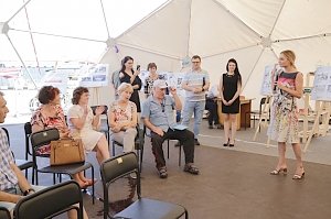Встреча коллектива «Крымской газеты» с читателями состоялась на фестивале «Книжные аллеи»