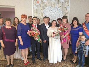 В мае в брак вступили 562 пары, — Минюст Крыма