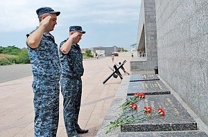 Симферопольские росгвардейцы посетили мемориальный комплекс «35-я башенная береговая батарея» в Севастополе