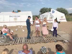 Севастопольских пожарных поблагодарили за помощь в организации «Лагеря добрых дел»