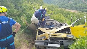 На трассе «Алушта — Феодосия» перевернулся грузовик