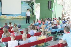 Севастопольские полицейские напомнили детям, отдыхающим в оздоровительных лагерях, правила безопасного поведения