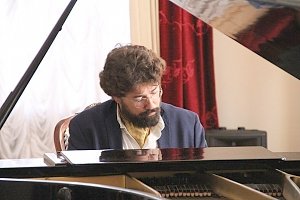 Известный музыкант исполнил шедевры мировой классической музыки в Ливадийском дворце