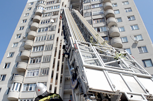 В Севастополе состоялись пожарно-тактические учения МЧС в здании повышенной этажности