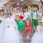 На Параде невест в Феодосии количество цветов и белых платьев зашкаливало