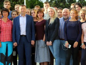 Министр экологии Крыма встретился со студентами Санкт-Петербургского горного университета на научной базе в Крыму