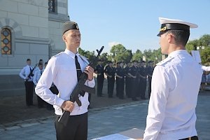 Курсанты школы водолазов приняли присягу в Херсонесе